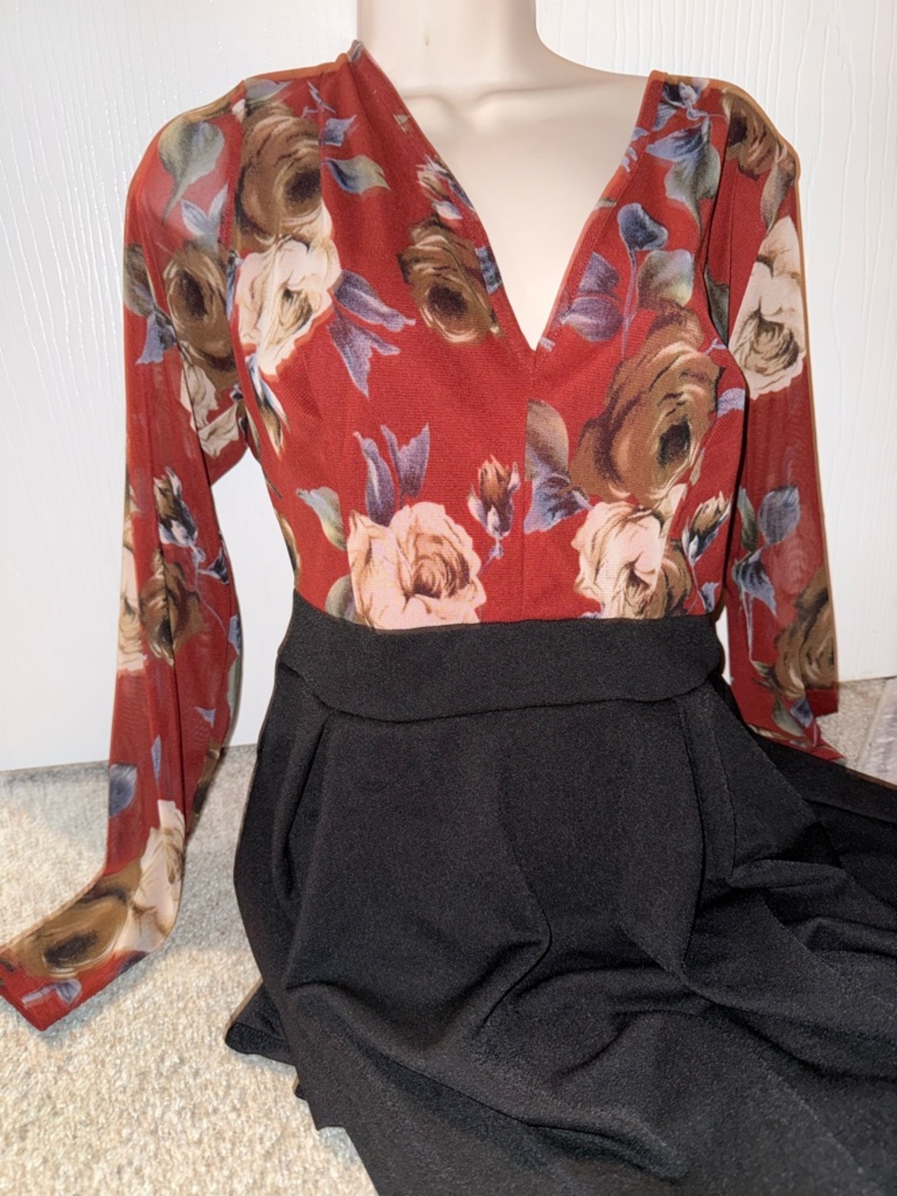 Floral V-Neck Long Sleeve Dress in Burgundy and Black - Picture 5 of 6